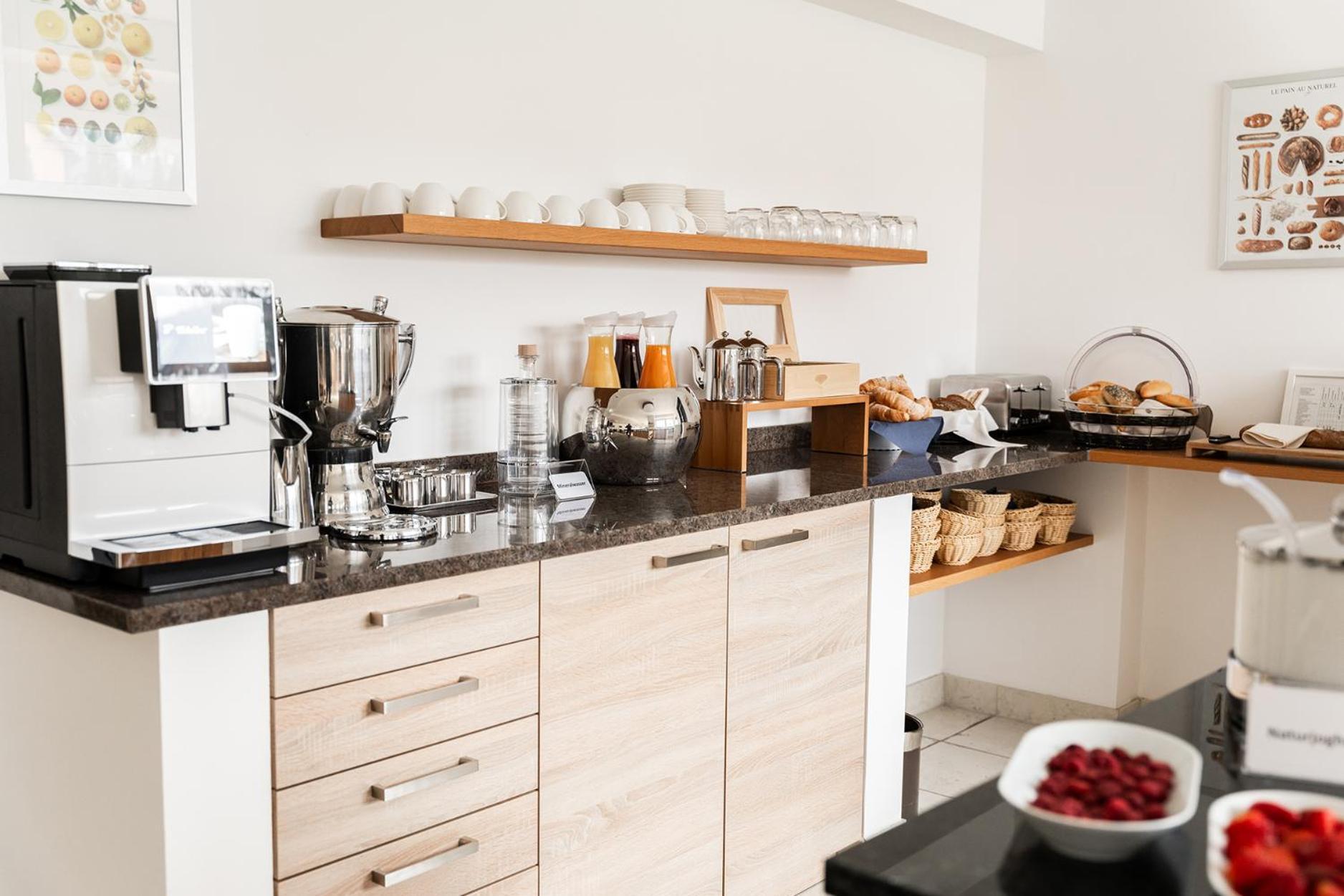 Hotel Vier Jahreszeiten An Der Therme & Kliniken Bad Krozingen Naehe Freiburg & Schwarzwald Ideal Fuer Wellness Kur & Business Ausfluege 24H Check In- Wlan & Parken Gratis Exteriér fotografie