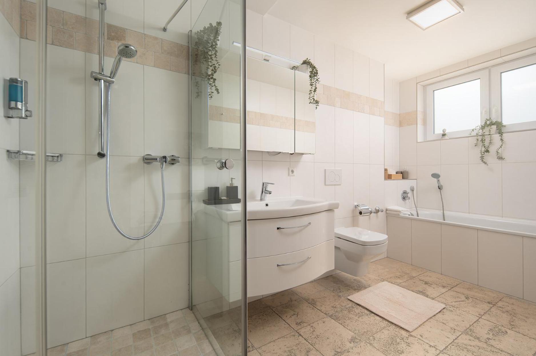 Hotel Vier Jahreszeiten An Der Therme & Kliniken Bad Krozingen Naehe Freiburg & Schwarzwald Ideal Fuer Wellness Kur & Business Ausfluege 24H Check In- Wlan & Parken Gratis Exteriér fotografie